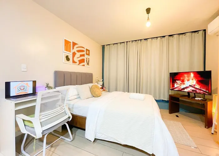 Holiday home Bgc Stay: Prime Acrossgrand Hyatt #oursw32p
